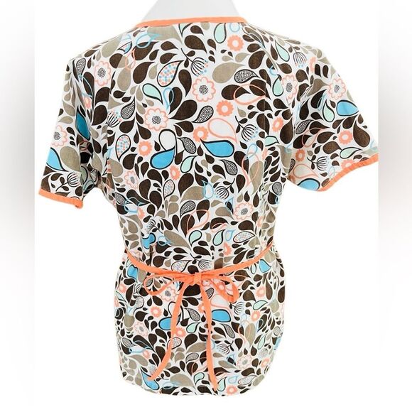 (2) UA Scrub Tops, set of (2) , size small - Picture 8 of 10